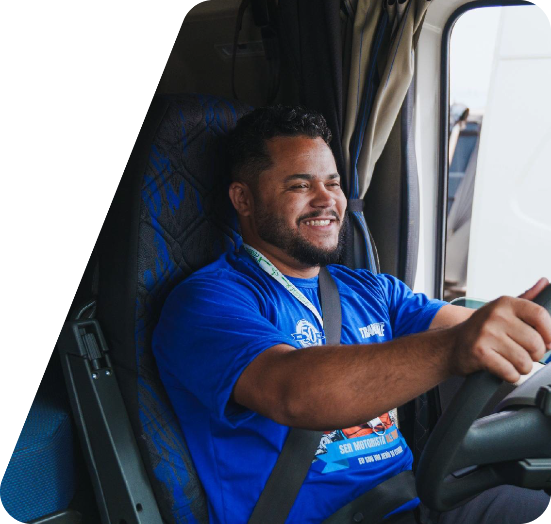 Caminhoneiro dirigindo